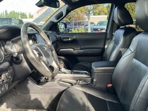 Used 2019 Toyota Tacoma TRD Off-Road image 13