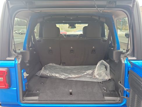 Certified 2024 Jeep Wrangler Unlimited Rubicon image 27