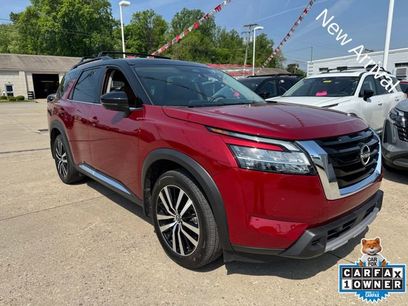 Used 2024 Nissan Pathfinder Platinum w/ Cargo Package