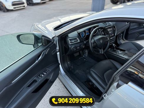 Used 2018 Maserati Ghibli RWD image 24