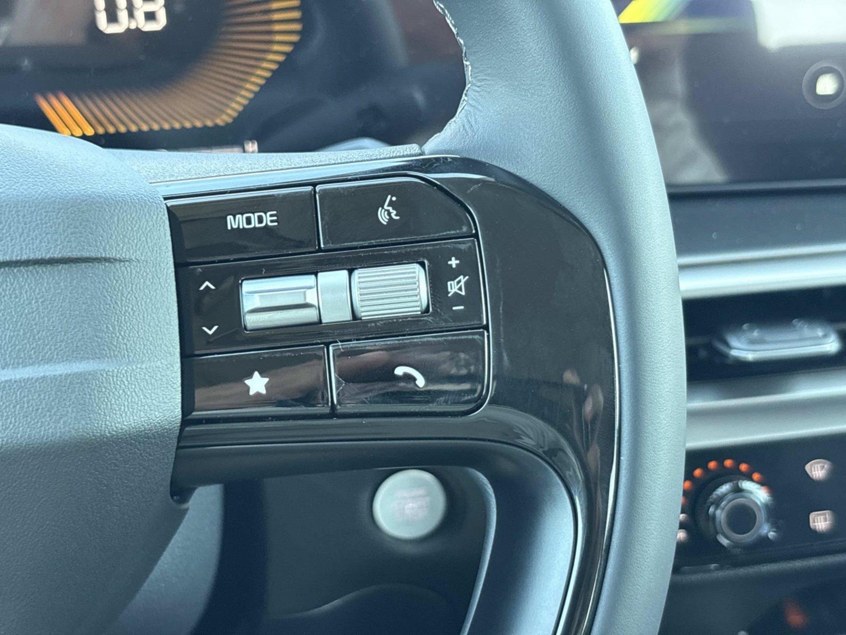 New 2026 Kia Sorento LX FWD image 23