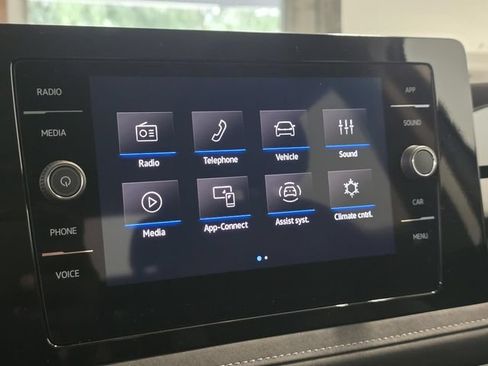 New 2026 Volkswagen Taos SE FWD image 24