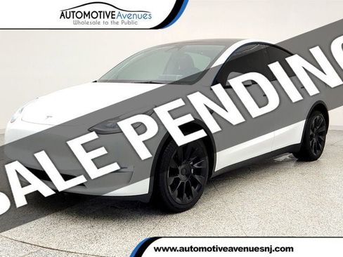 Used 2023 Tesla Model Y AWD image 1