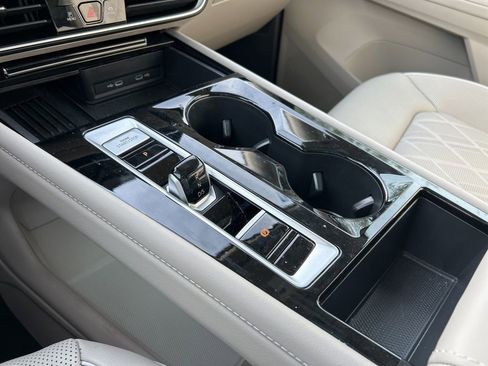 Certified 2025 Volkswagen Atlas SEL Premium R-Line image 39