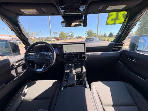 Used 2025 Lexus GX 550 w/ Accessory Package (2T) AWD/4WD image 14