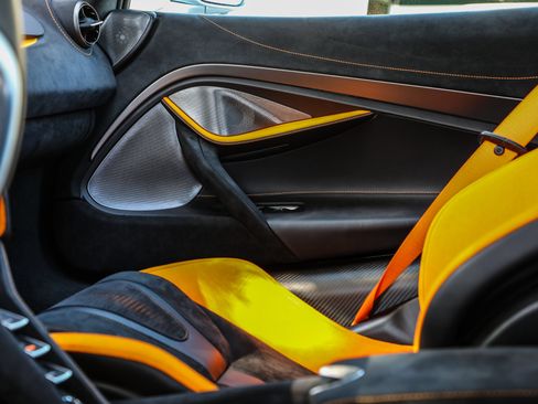 Used 2024 McLaren 750S Spider RWD image 21