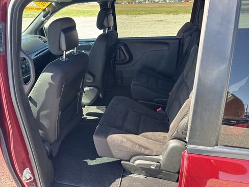 Used 2018 Dodge Grand Caravan SE image 15
