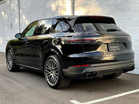 Certified 2023 Porsche Cayenne S Platinum image 3