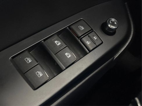 Used 2018 Toyota Highlander XLE image 43