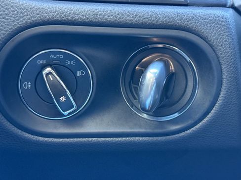 Certified 2023 Porsche Macan GTS image 32