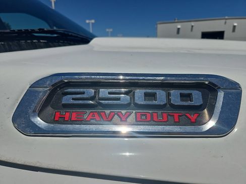 Used 2022 RAM 2500 Tradesman w/ Chrome Appearance Group AWD/4WD image 6