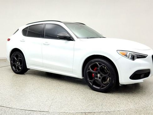 Used 2023 Alfa Romeo Stelvio Veloce AWD/4WD image 3