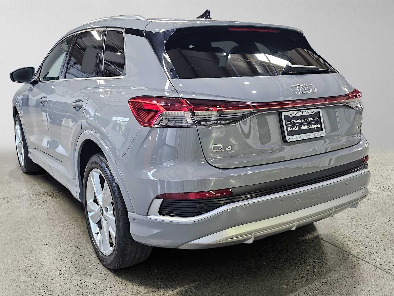 Used 2023 Audi Q4 e-tron Premium Plus w/ Premium Plus AWD/4WD image 5