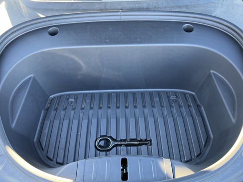 Used 2023 Tesla Model 3 Performance image 36