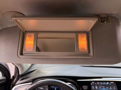 Used 2019 Buick Envision Essence FWD image 33