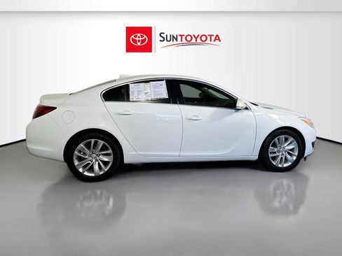 Used 2015 Buick Regal image 2
