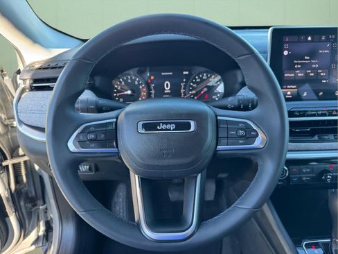 Used 2022 Jeep Compass Latitude w/ Sun and Sound Group image 21