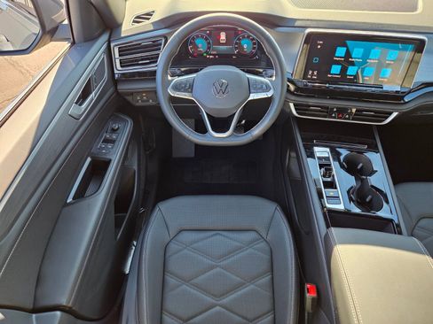 New 2026 Volkswagen Atlas Cross Sport SE FWD image 9