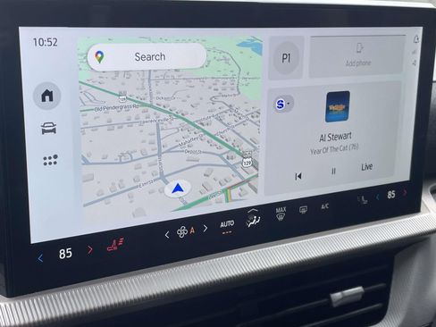 Used 2025 Ford Explorer Active image 16