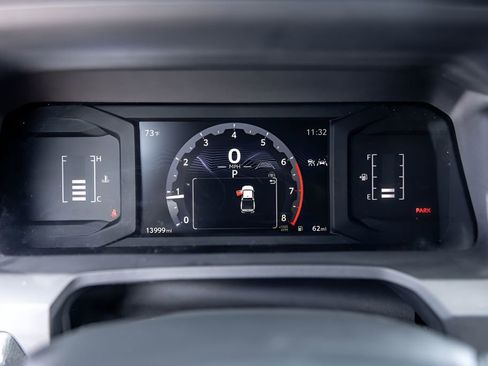 Used 2025 Toyota Tacoma SR AWD/4WD image 14
