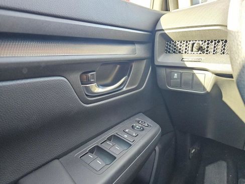Used 2025 Honda CR-V LX image 26