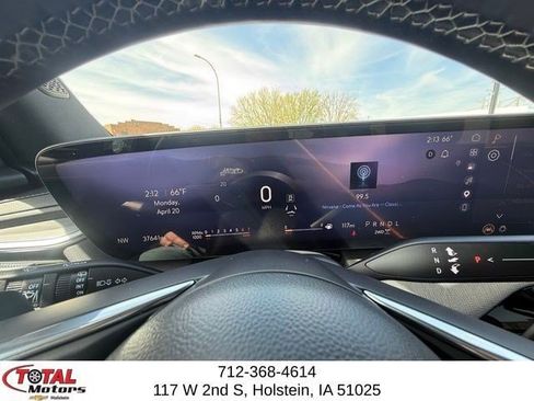 Used 2025 Buick Enclave Preferred AWD/4WD image 25