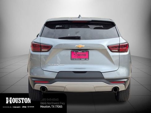 Used 2025 Chevrolet Blazer LT image 4