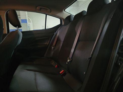 Used 2023 Nissan Versa SV image 9