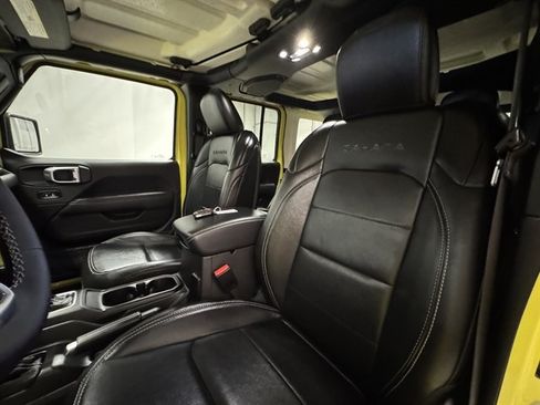 Used 2023 Jeep Wrangler Unlimited Sahara AWD/4WD image 27