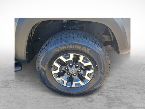 Used 2022 Toyota Tacoma TRD Off-Road AWD/4WD image 9