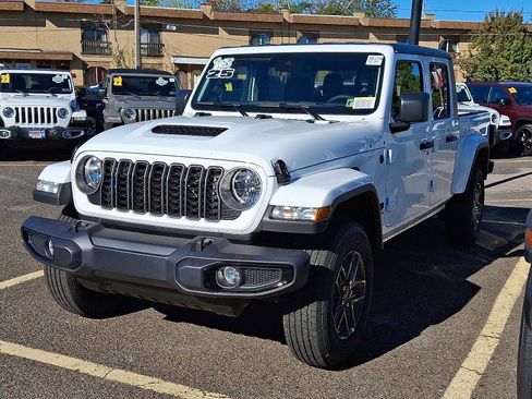 New 2025 Jeep Gladiator Sport AWD/4WD image 3