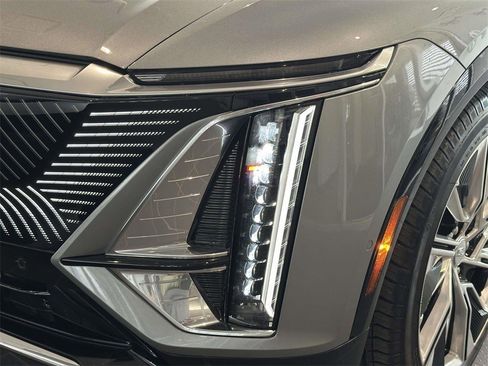 Certified 2024 Cadillac Lyriq Luxury image 12