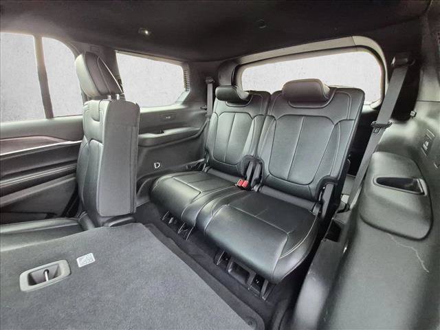 Used 2024 Jeep Grand Cherokee L Limited w/ Black Appearance Package AWD/4WD image 20