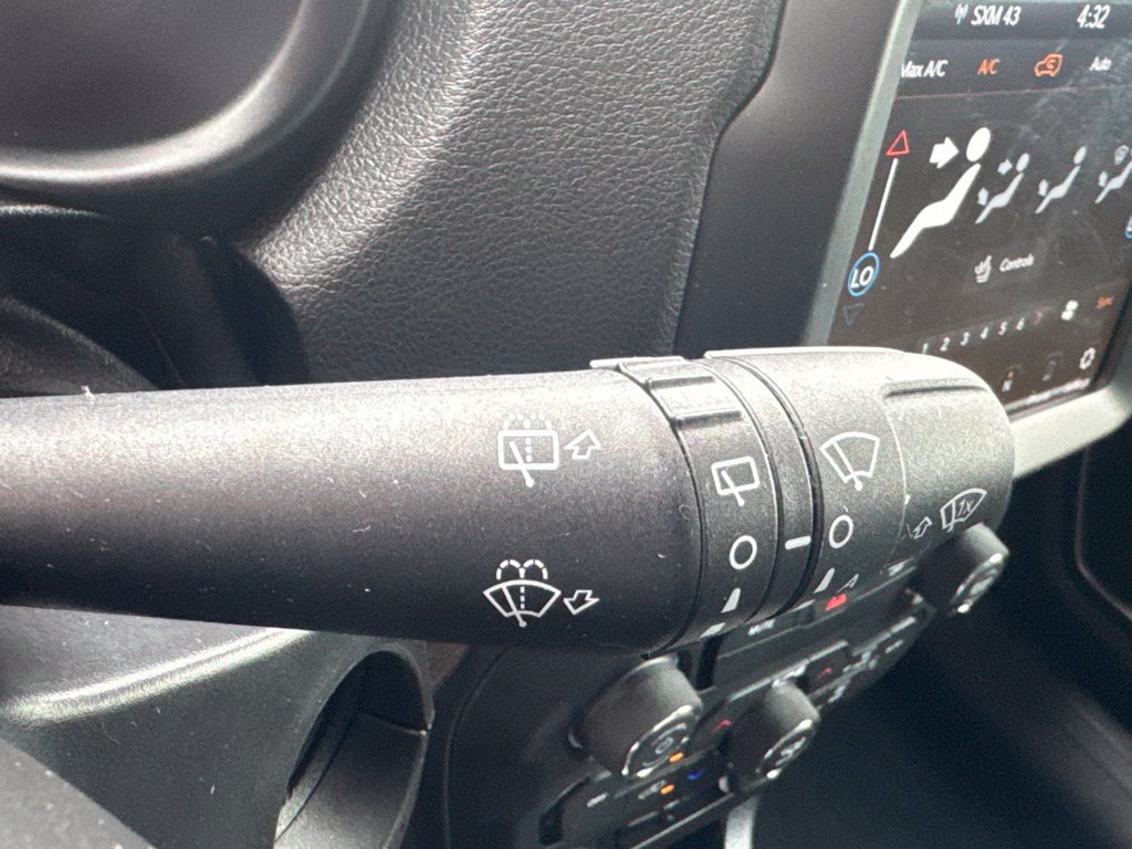 Used 2020 Jeep Renegade Limited w/ UConnect 8.4 Nav Group AWD/4WD image 39