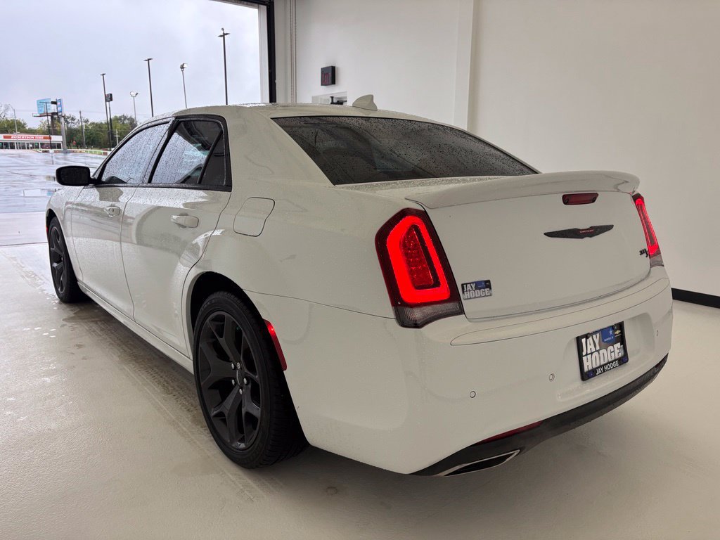 Used 2023 Chrysler 300 S w/ Comfort Group RWD image 17