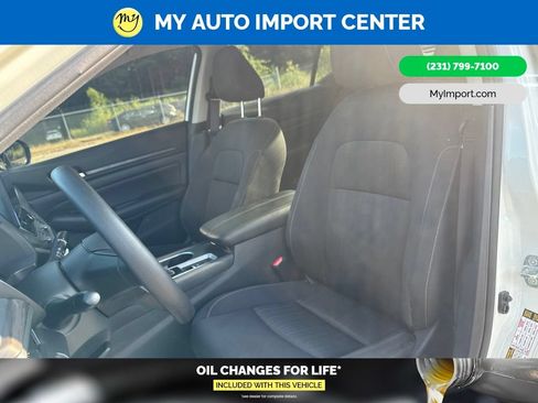 Used 2025 Nissan Altima 2.5 SV w/ SV Special Edition Package AWD/4WD image 13