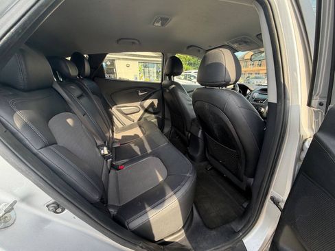 Used 2011 Hyundai Tucson GLS AWD/4WD image 17