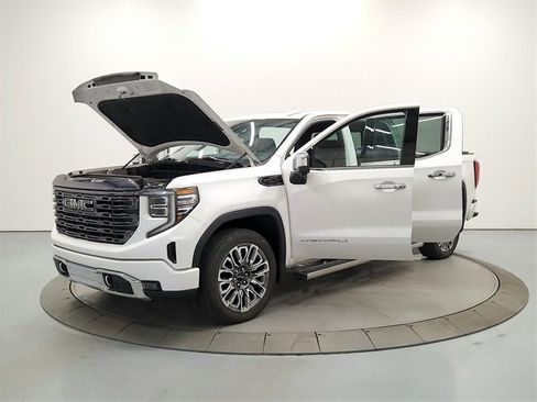 Used 2024 GMC Sierra 1500 Denali Ultimate image 11