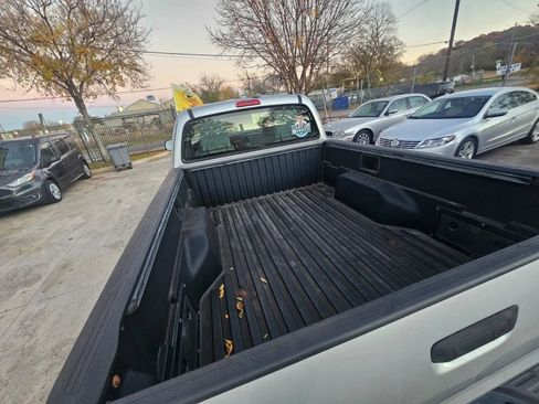 Used 2010 Toyota Tacoma PreRunner image 8