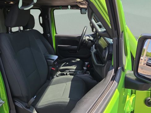 Used 2018 Jeep Wrangler Unlimited Sport S AWD/4WD image 13