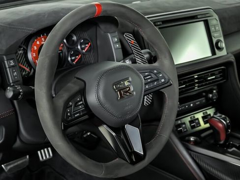 Used 2020 Nissan GT-R NISMO AWD/4WD image 21