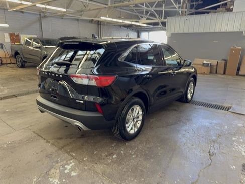 Certified 2022 Ford Escape SE image 8