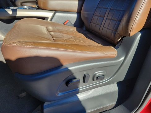 Used 2021 Nissan Titan Platinum Reserve w/ Moonroof Package image 15