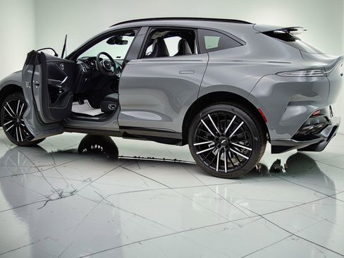 Used 2023 Aston Martin DBX 707 AWD/4WD image 6