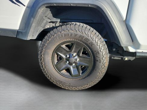 Used 2020 Jeep Gladiator Sport w/ Quick Order Package 24S AWD/4WD image 18