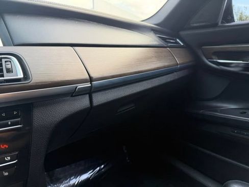 Used 2014 BMW 750Li xDrive AWD/4WD image 24