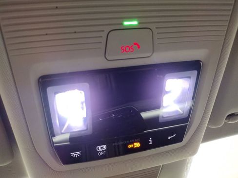 New 2025 Volkswagen Tiguan SE image 29