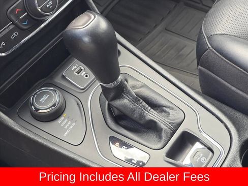 Used 2022 Jeep Cherokee Latitude Lux AWD/4WD image 23