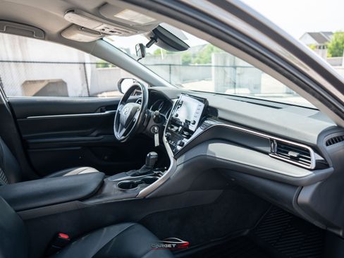 Used 2021 Toyota Camry SE FWD image 15