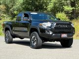 Used 2017 Toyota Tacoma TRD Off-Road image 5